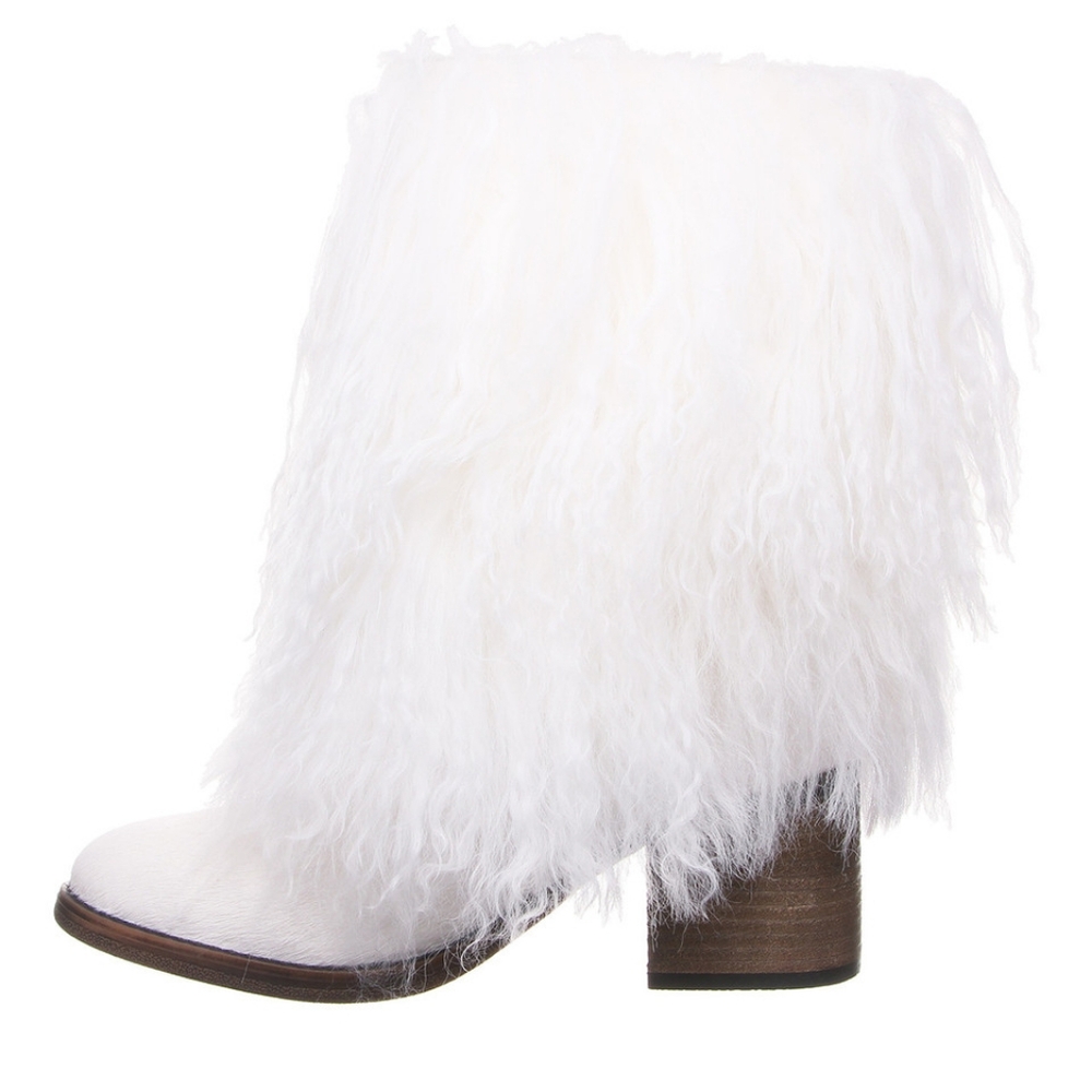 New Bearpaw Botica Fur Boots. Size 10 Women. White. New With Box. Lamb Fur.